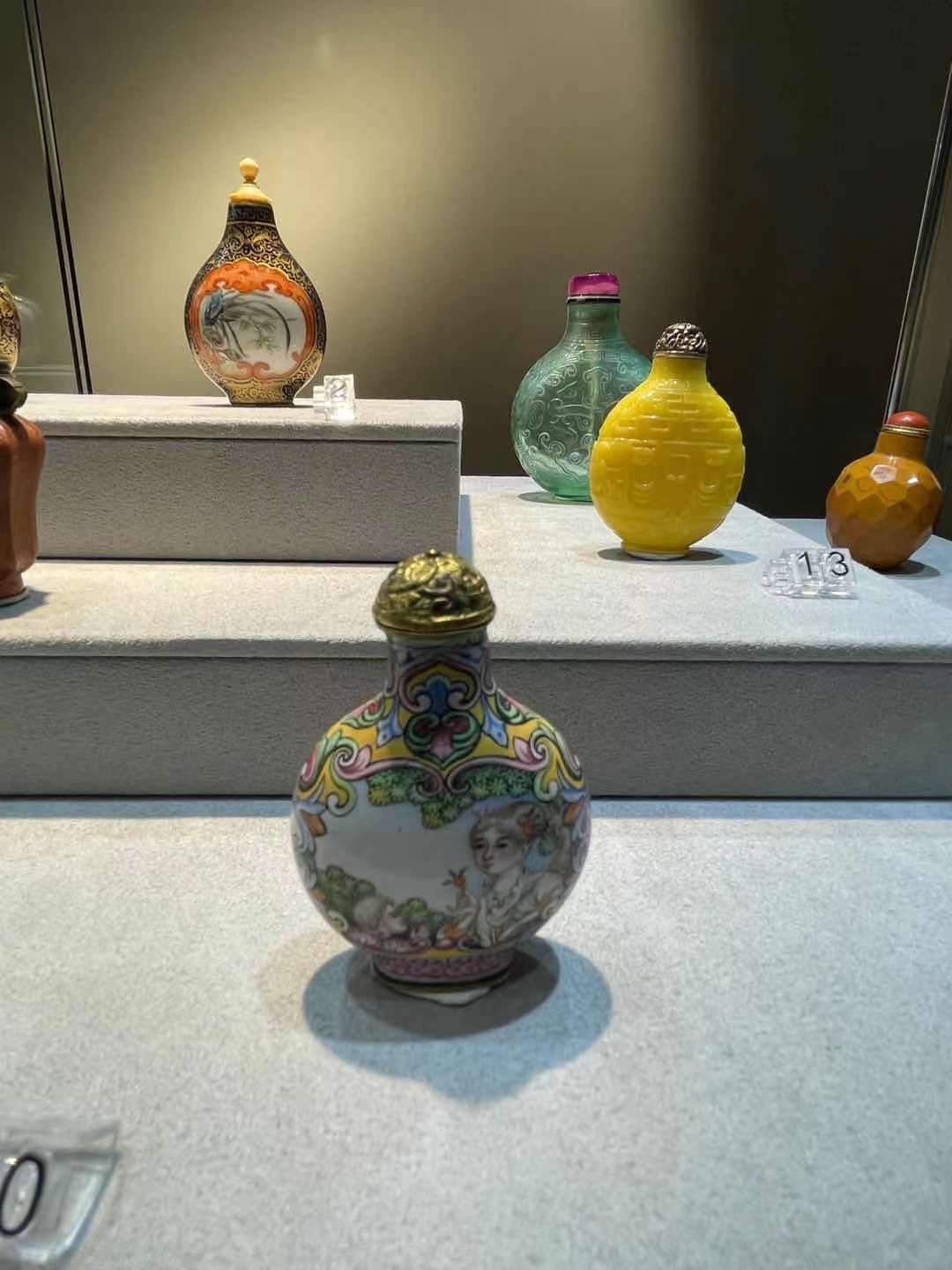 兩件被忽略的精采絕倫玻璃鼻煙壺(編輯部) - Arts & Life News 兩件被忽略的精采絕倫玻璃鼻煙壺(編輯部) - Arts & Life News